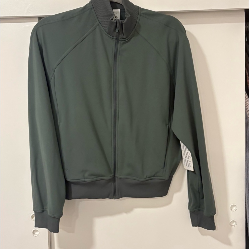 lululemon athletica Men's Dark Green Windbreaker